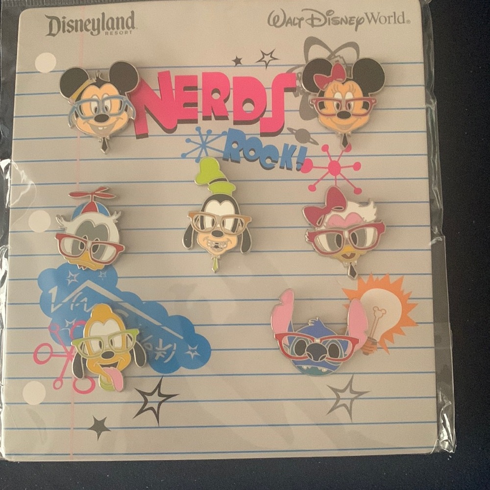 Disney Nerds Rock pin set